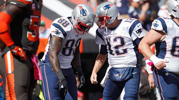 tom-brady-stats-patriots-browns-martellus-bennett.jpg